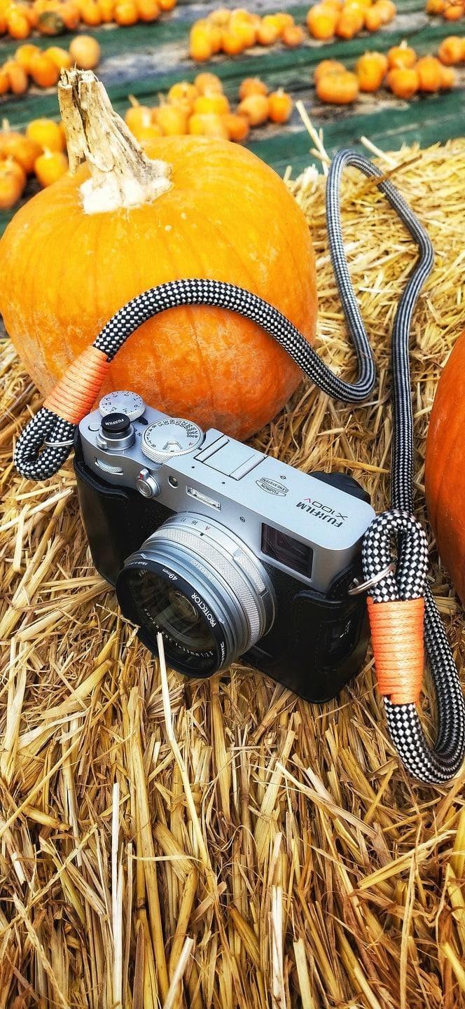 Checkered Black/Silver Acrylic Camera Strap - Image 4