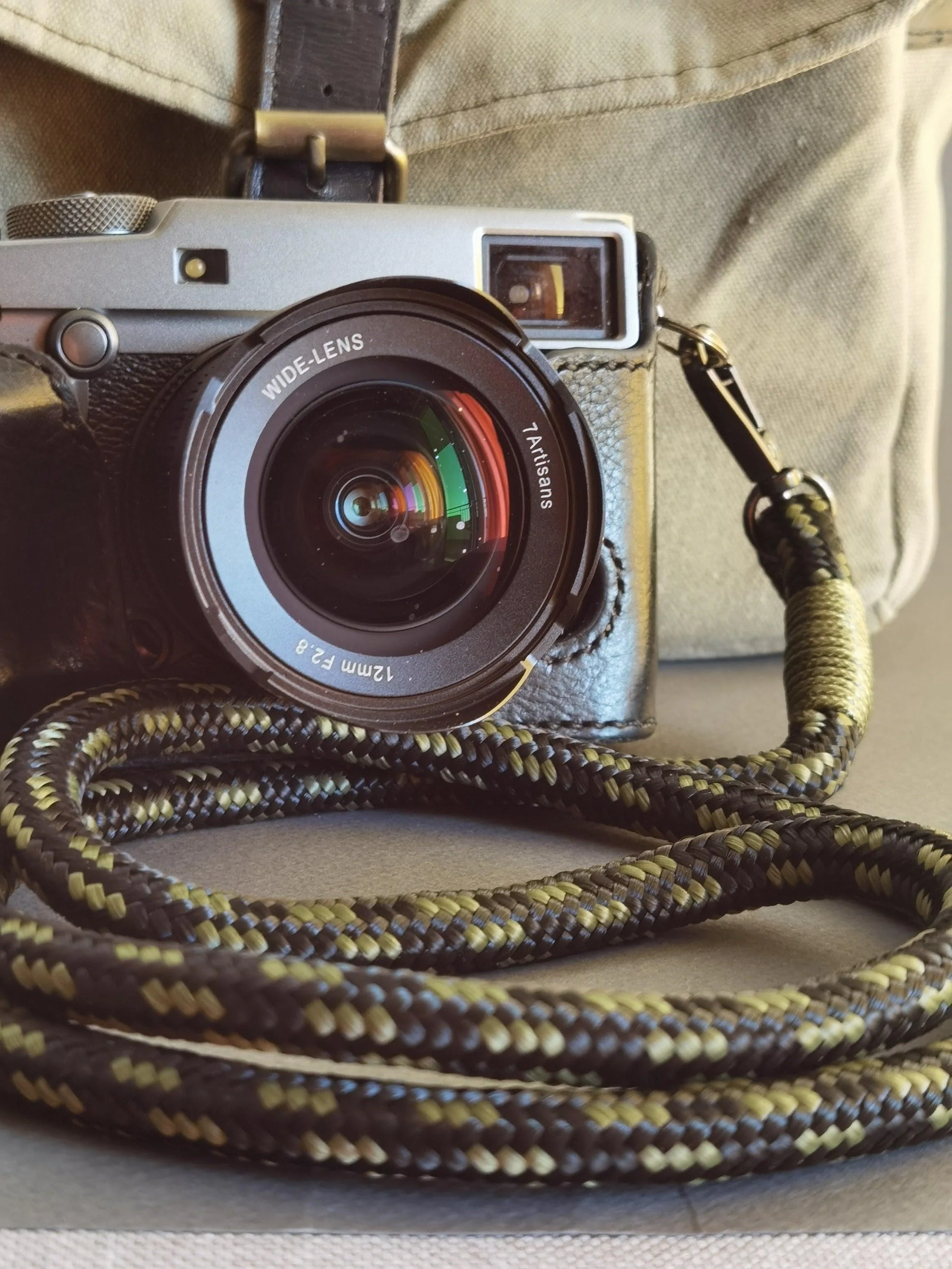 Snake Black/Olive Camera Strap - Image 4